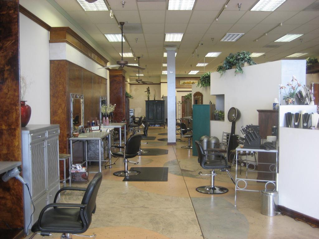 Montage Lancaster CA 93536 6619405164 Beauty Salons